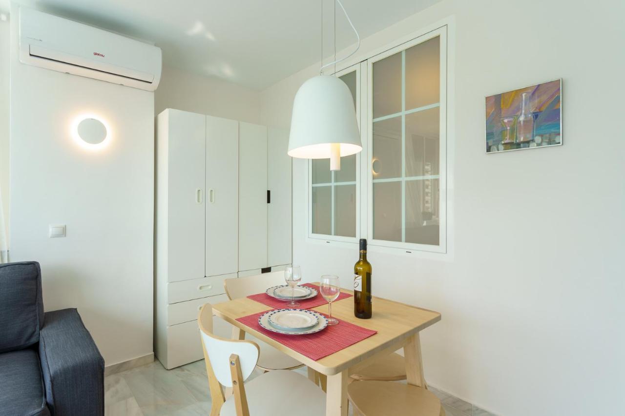 Malagasuite Carihuela Apartments Torremolinos Exterior photo