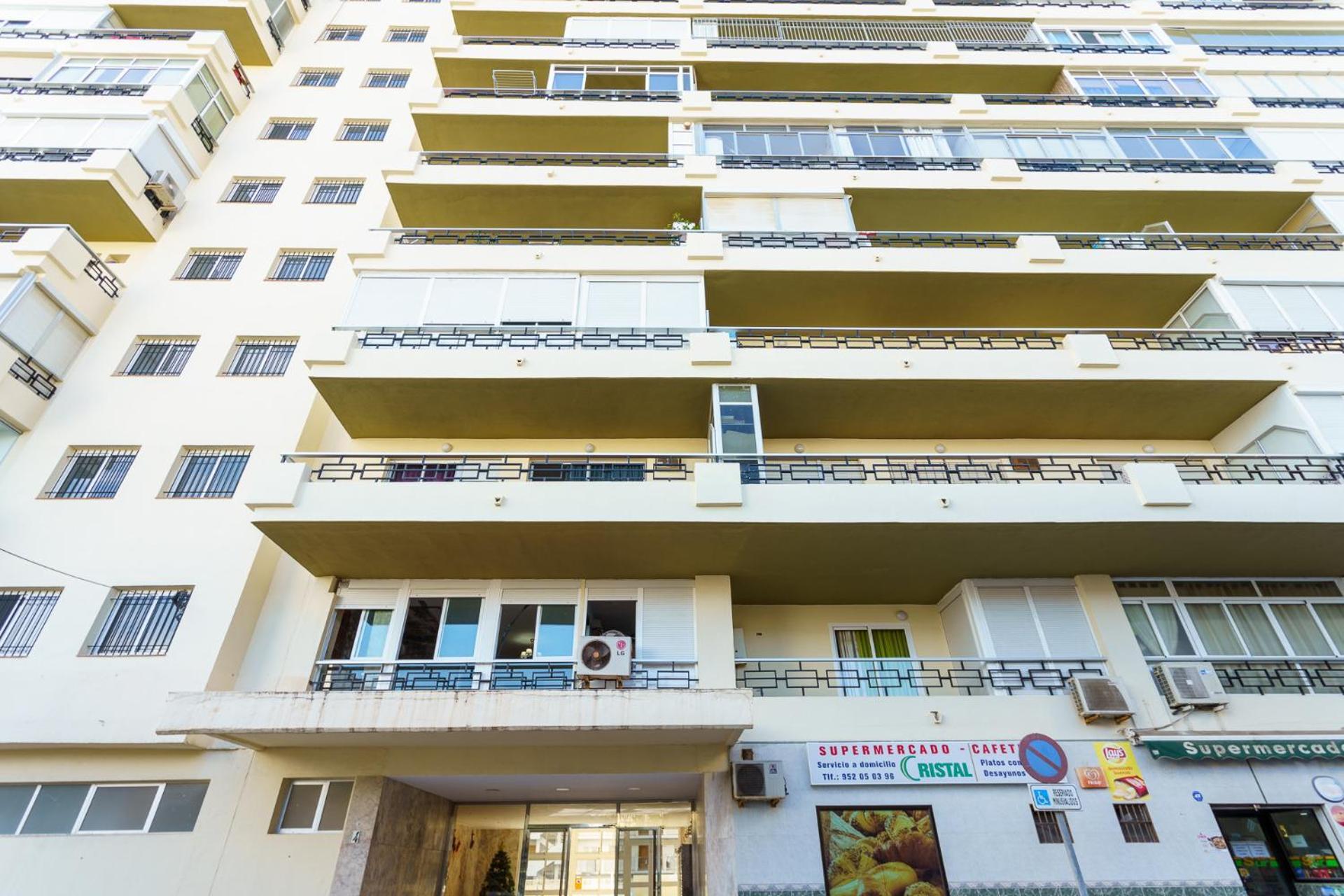 Malagasuite Carihuela Apartments Torremolinos Exterior photo
