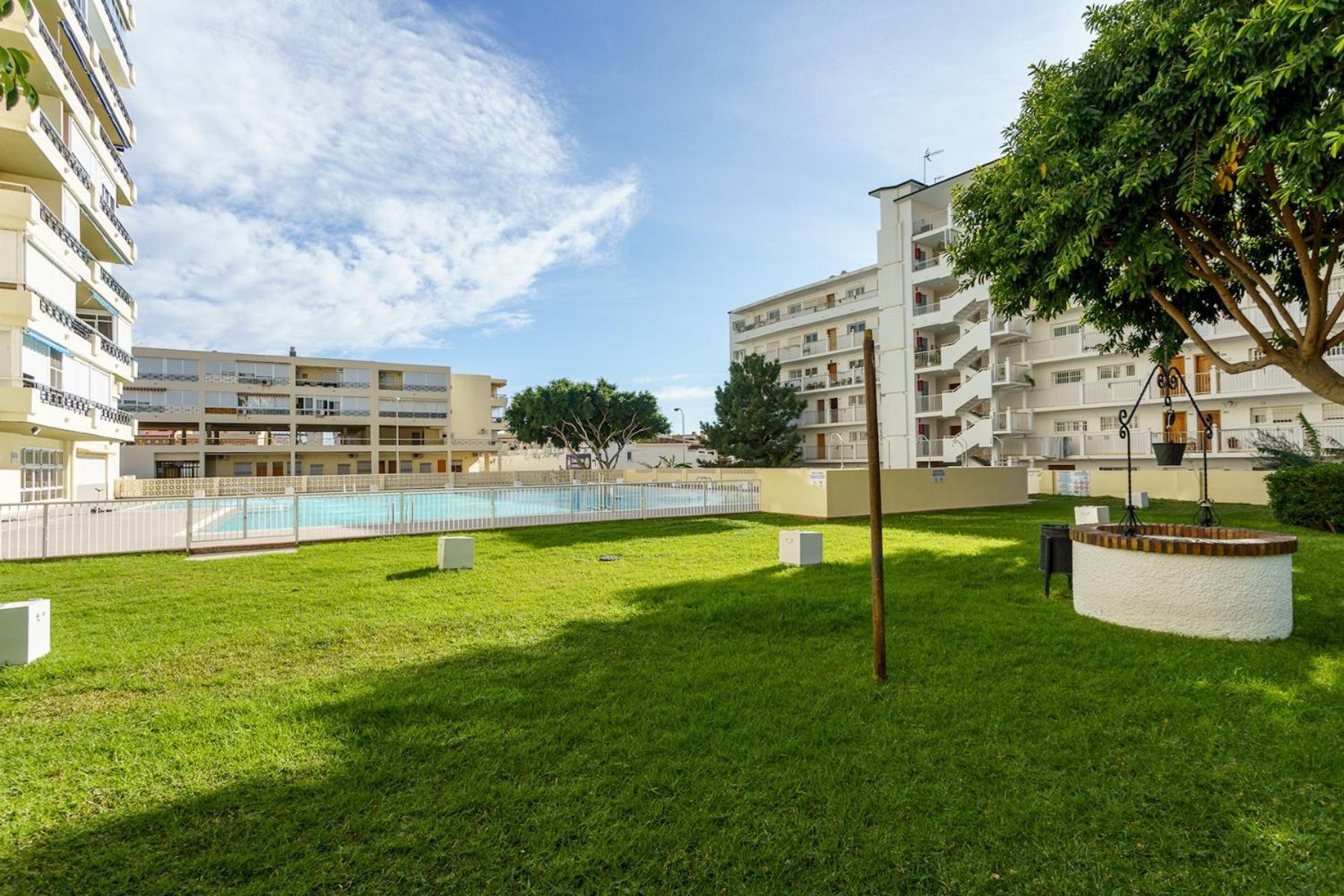 Malagasuite Carihuela Apartments Torremolinos Exterior photo